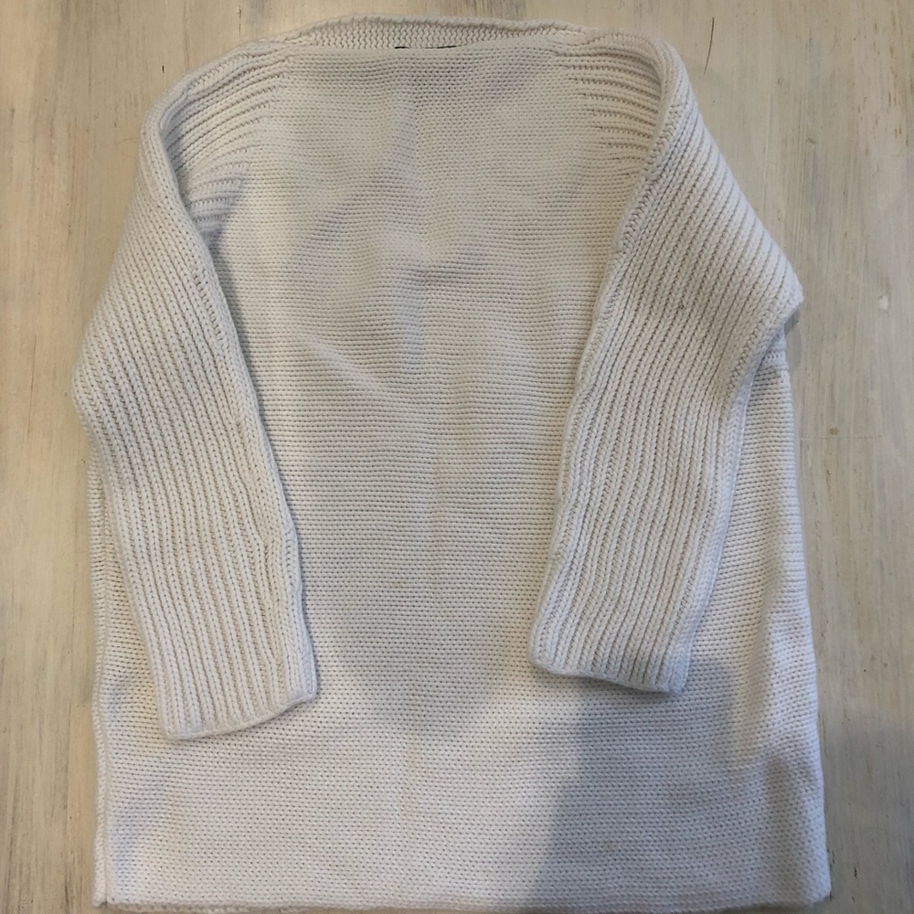 Cropped sleeves sweater